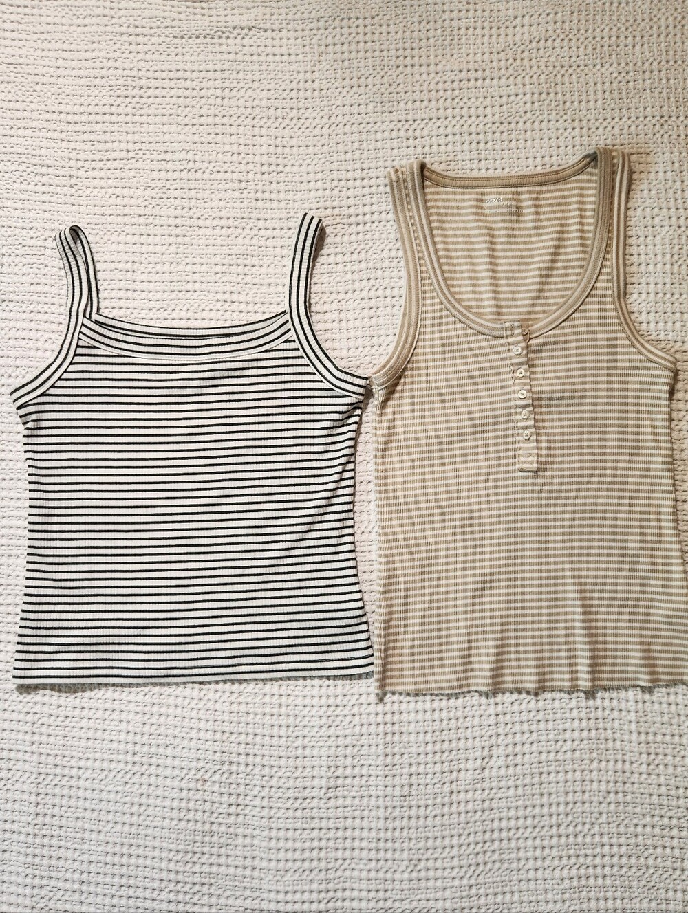 Set Of 2 Aerie And AEO Tanks